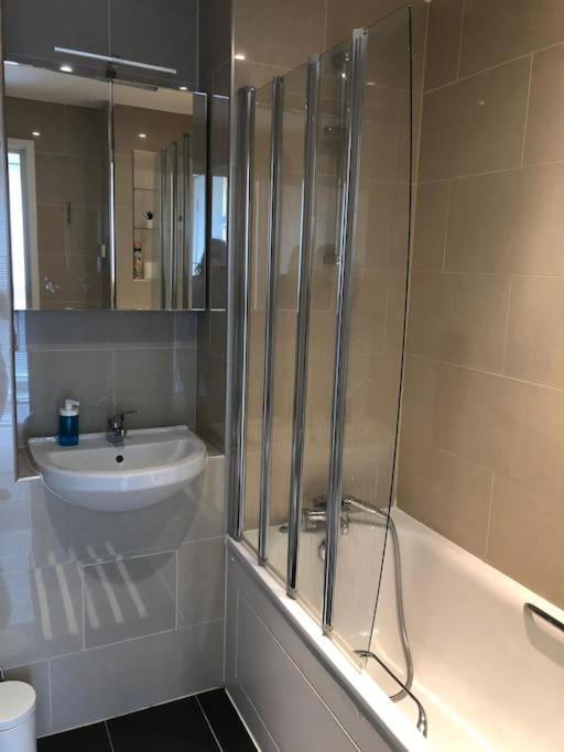 Studio Apartment Opposite Shoreditch Park London Exterior foto